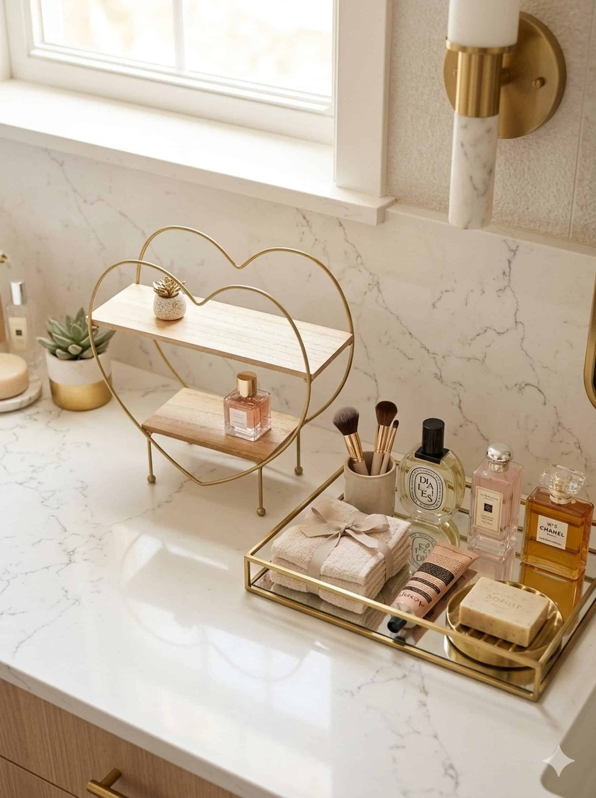 Heart-Shaped Metal and Wood Organizer Tiered Shelf Main image